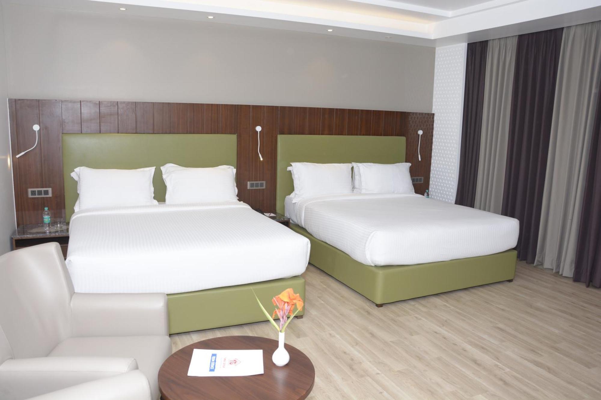 Tania President Inn Shirdi Ngoại thất bức ảnh