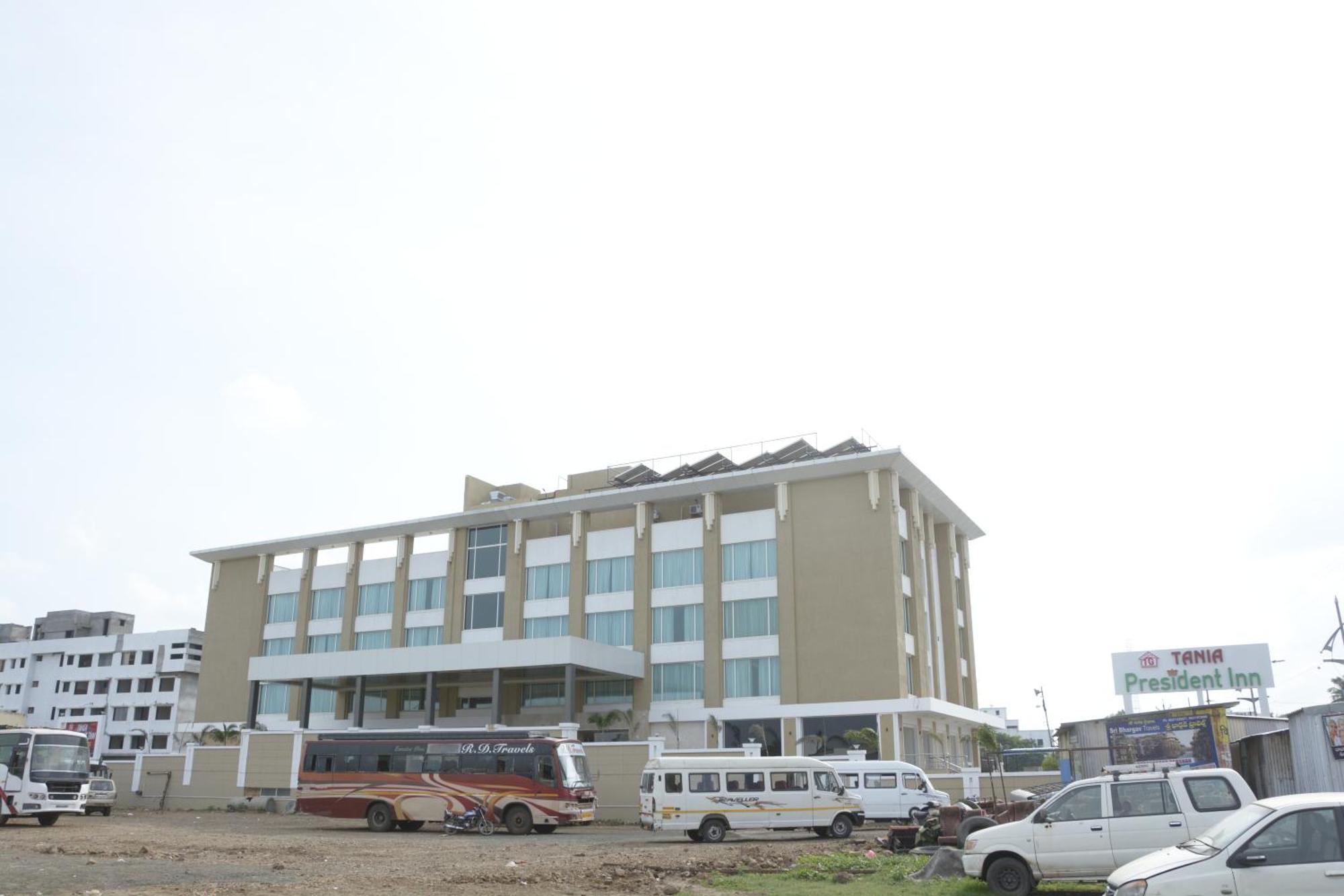 Tania President Inn Shirdi Ngoại thất bức ảnh